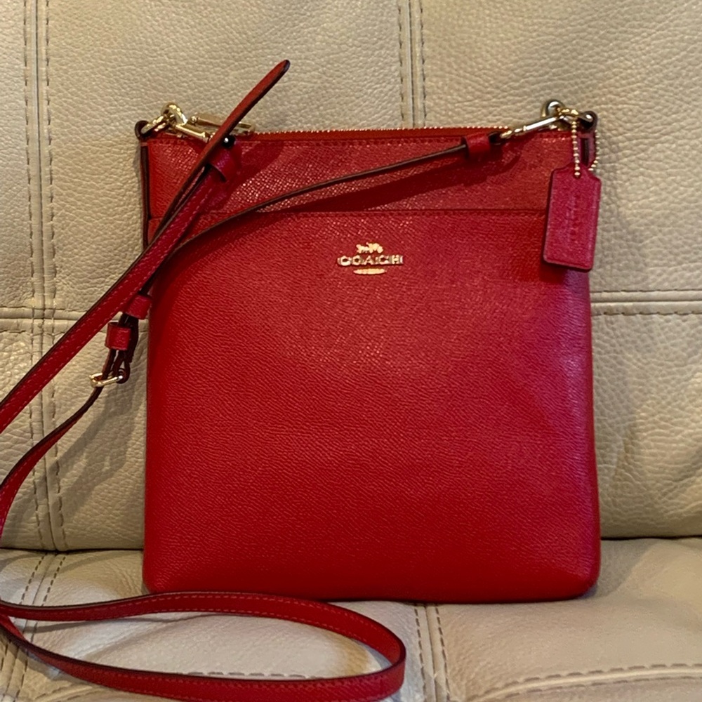 F41320 crossbody bag price